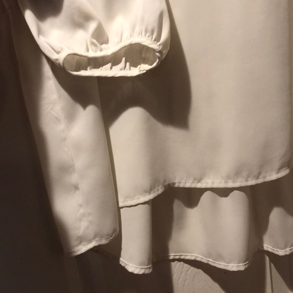 White blouse Size Large Chiffon - Picture 2 of 3